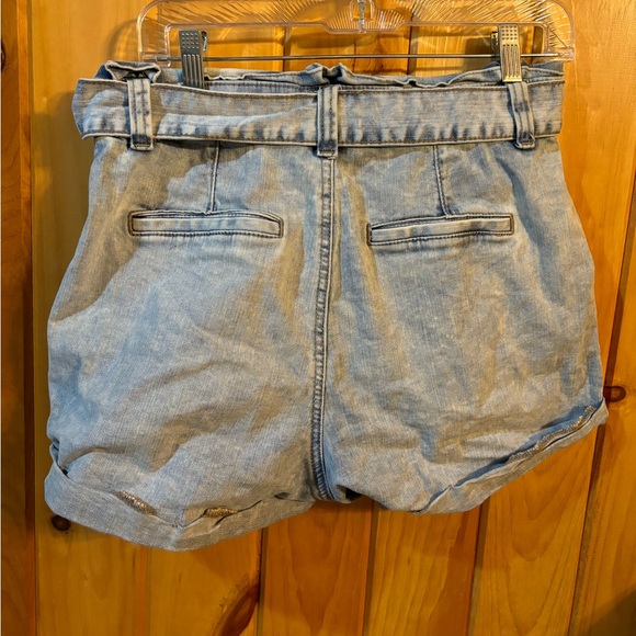 Express Women’s Light Denim Jeans - Picture 4 of 7